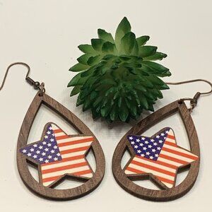 Patriotic Earring, USA Earring, Flag Earring, Fourth of July Earring, Gift Idea